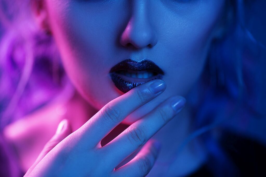 Kobieta, która nabyła błyszczyk wibrujący w sex-shopie Biała Podlaska 